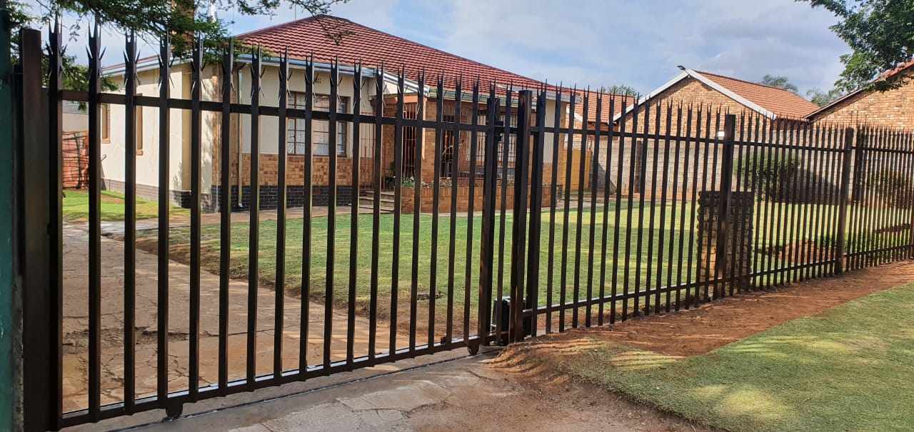 palisade fence roodepoort